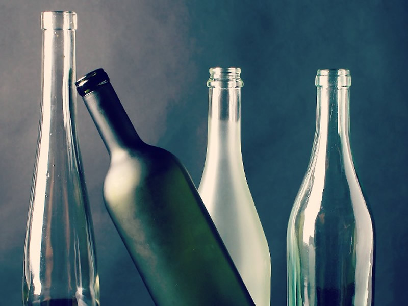 17/08/2017-Glass Bottles: A Cheap & Easy Way to Furnish Your Home in Style